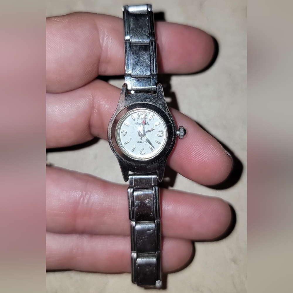 Quartz Clair’s Analog Watch Bracelet 18mm Diameter